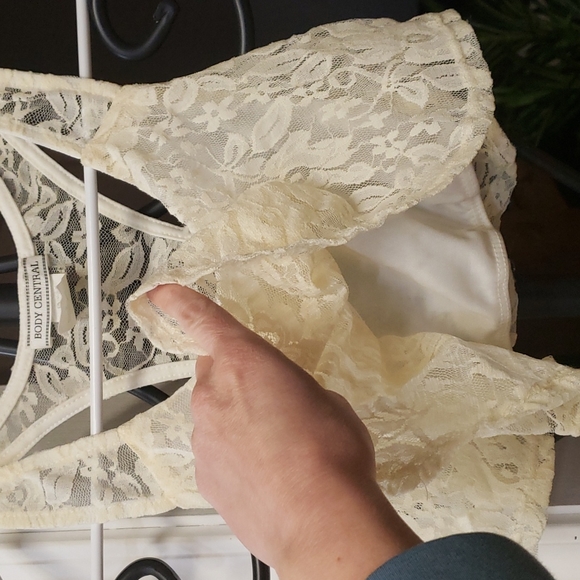 S Body Central Flutter Lace Bralette/Top. - Picture 3 of 5